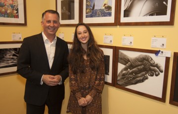 Artistic_Discovery_at_DFAC-Congressman_David_Jolly_with_Best_of_Show_Winner_Logan_Gatherlim-1142