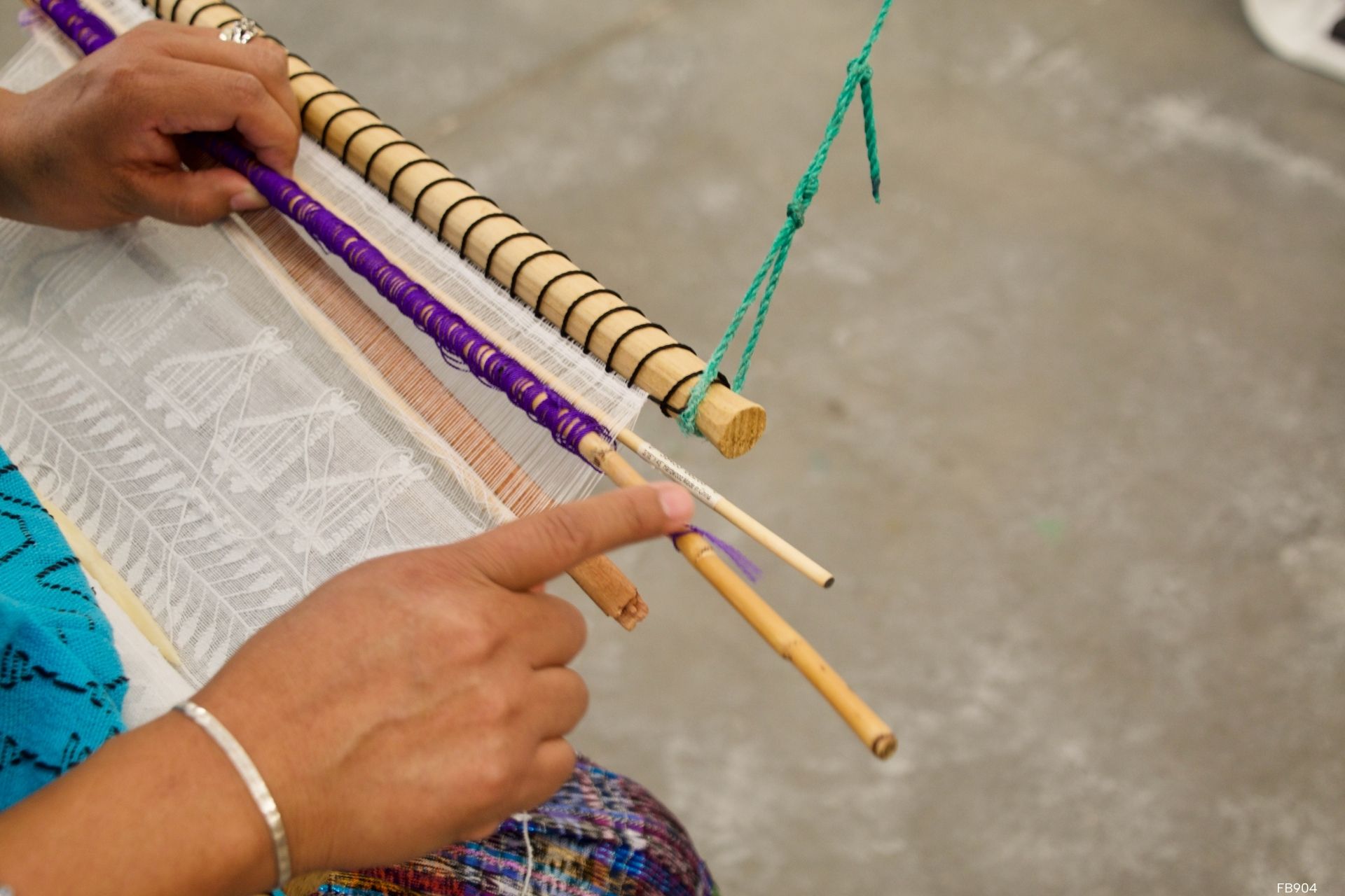 FB904 Mayan Back-Strap Weaving